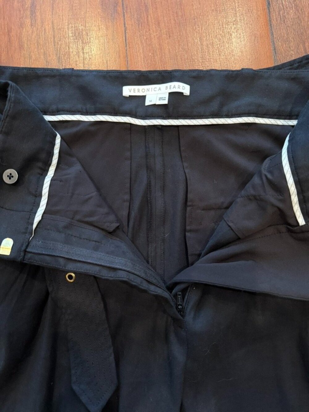 Veronica Beard black belted pleated trousers - Picture 5 of 6